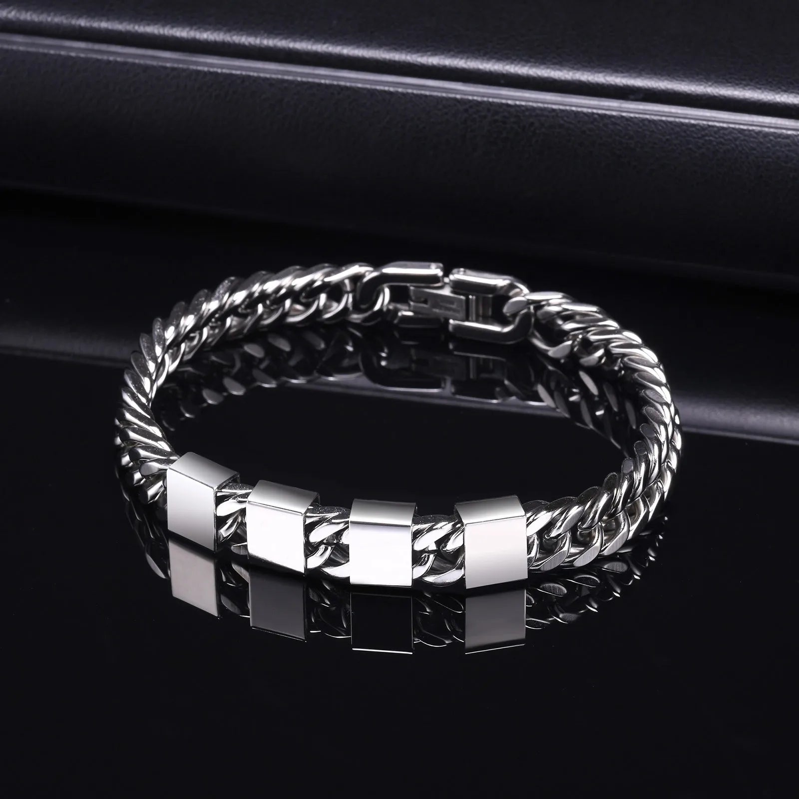 MailLun Custom Family Names Men Cuban Chain Bracelet Personalized Names Men Bracelet Jewelry Gift Father's Day Gift